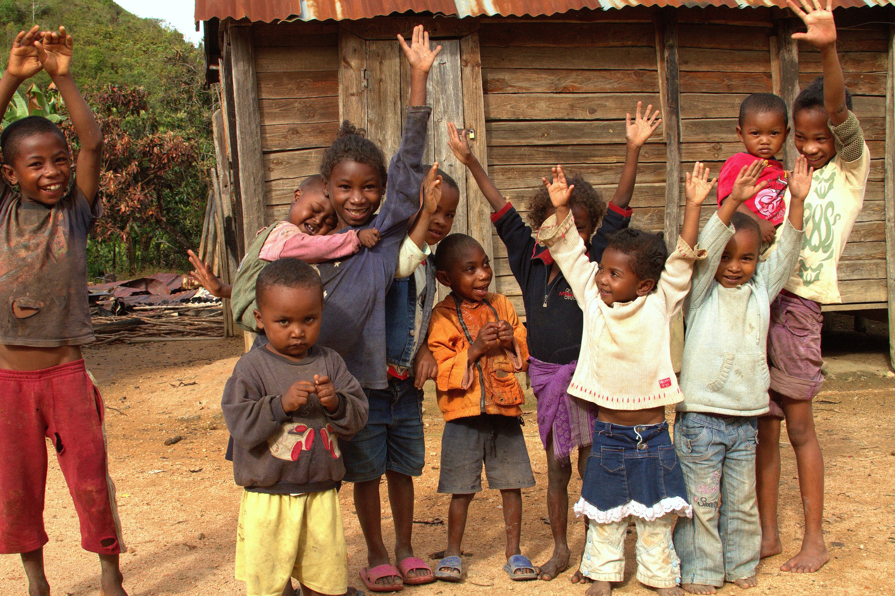 Children of Anevoka are excited about their new library (photo © J. Bankson/LVDI International)